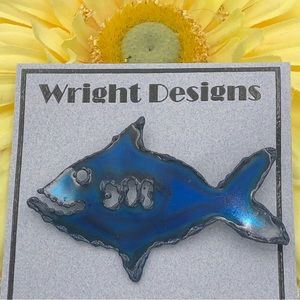 🌼 Blue Fish Metal Artesian Pin Brooch